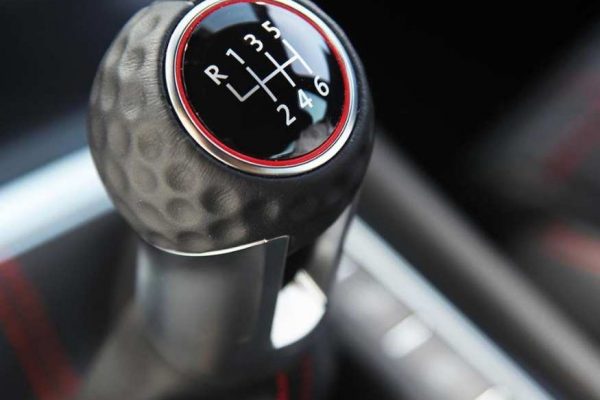 Tips Cara Merawat Sistem Transmisi Mobil Agar Tidak Rewel