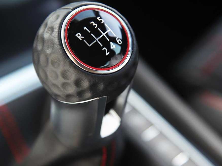 Tips Cara Merawat Sistem Transmisi Mobil Agar Tidak Rewel